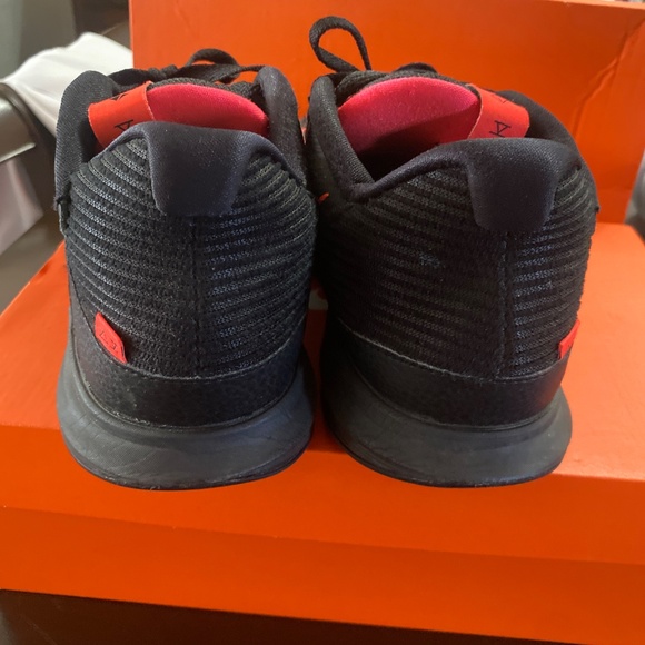 Nike 10.5 men’s air zoom